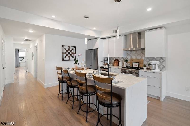 Jersey City, NJ 07307,27 Leonard St #2