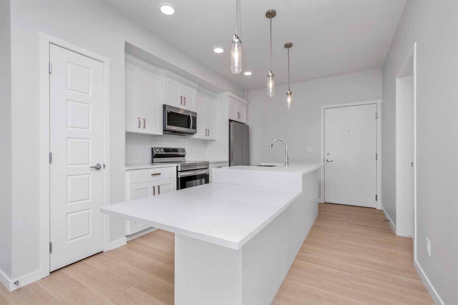 Calgary, AB T3M 3T1,220 Seton GRV SE #1304