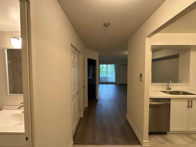 18 Hillcrest AVE #506, Toronto C14, ON M2N 6T5