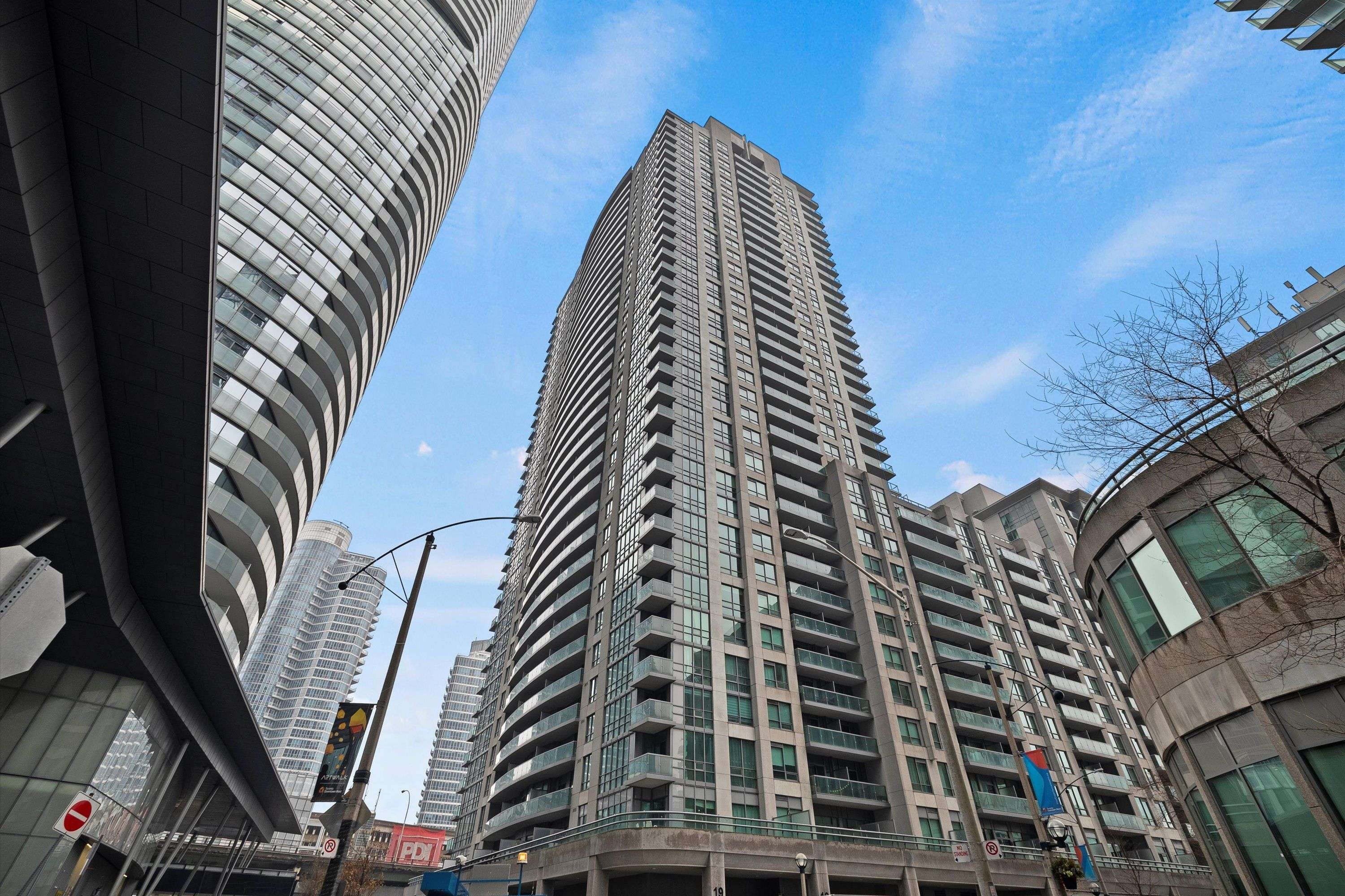 19 Grand Trunk CRES #707, Toronto C01, ON M5J 3A3