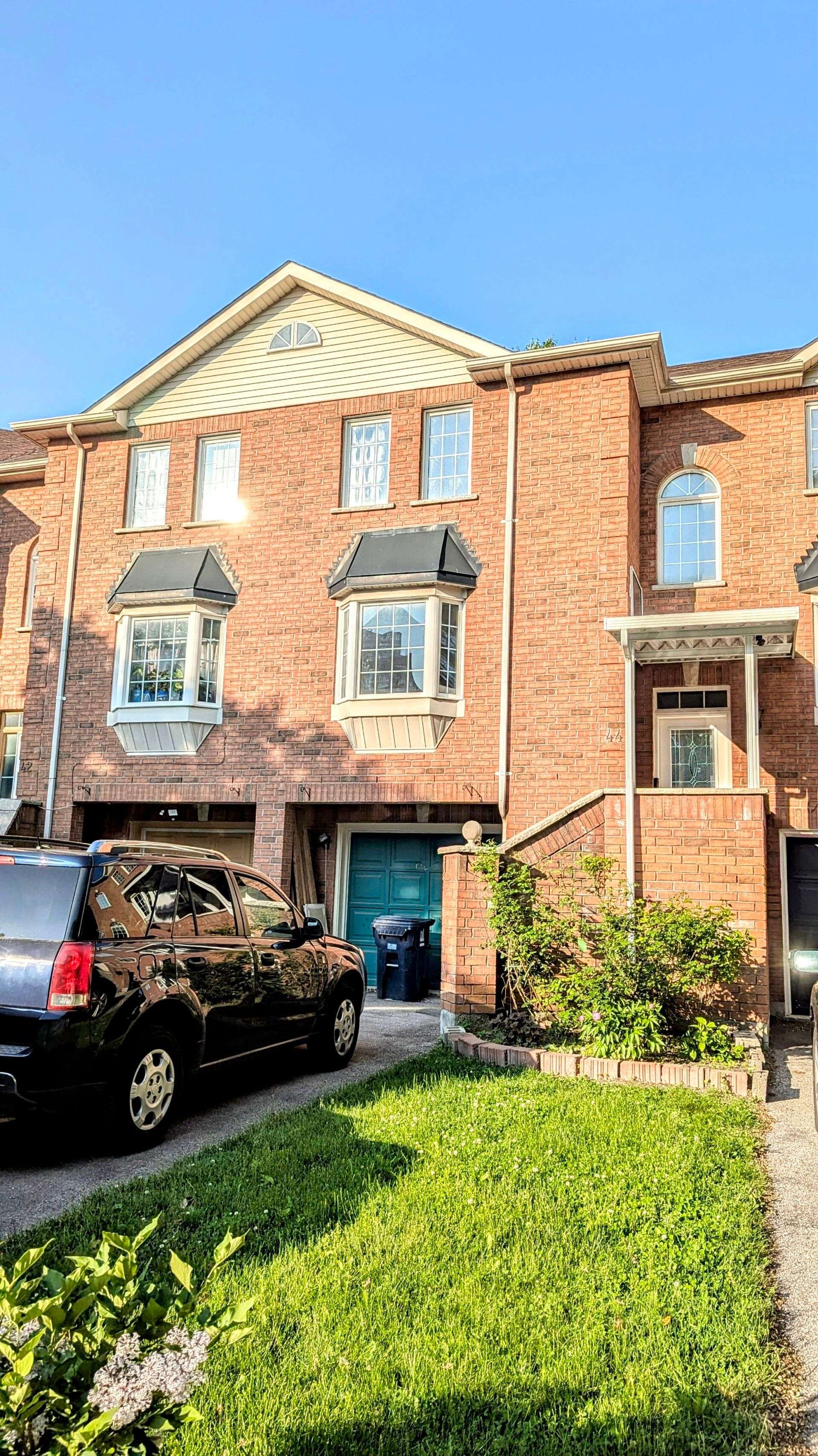 44 Eli Shackleton CT, Toronto E10, ON M1E 5K3