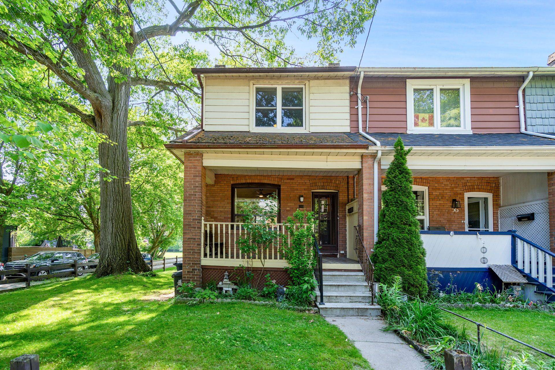 Toronto E02, ON M4L 3S5,54 Kenilworth AVE