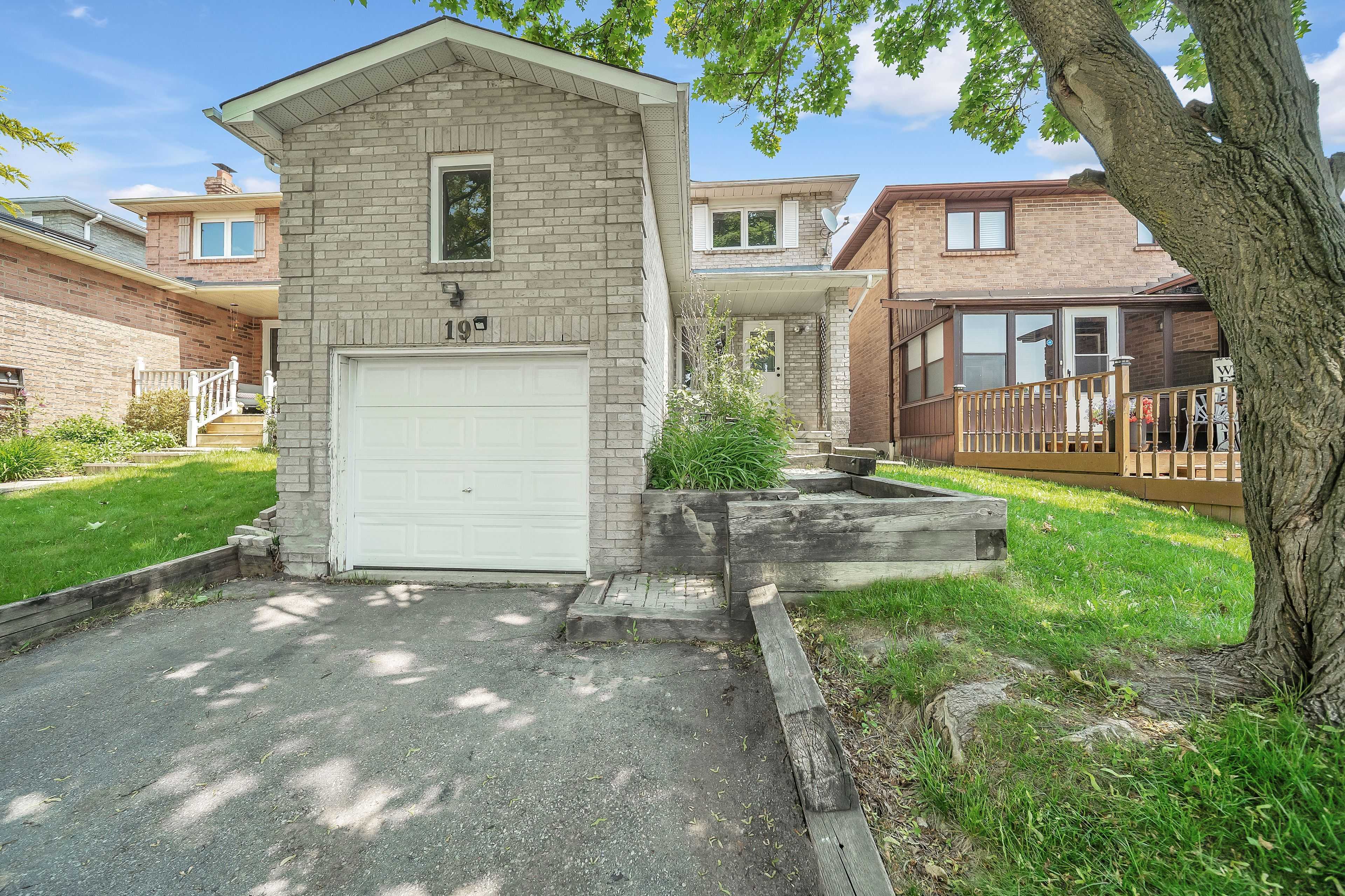 Ajax, ON L1S 5W9,19 Palmer DR