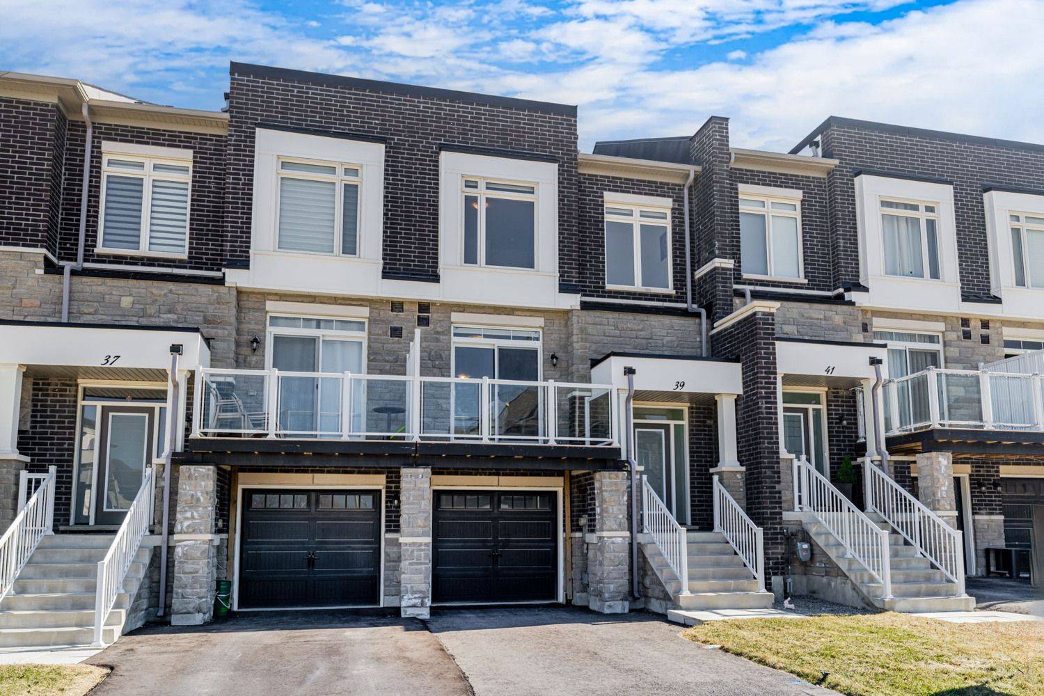 39 Seguin ST, Richmond Hill, ON L4E 1H9