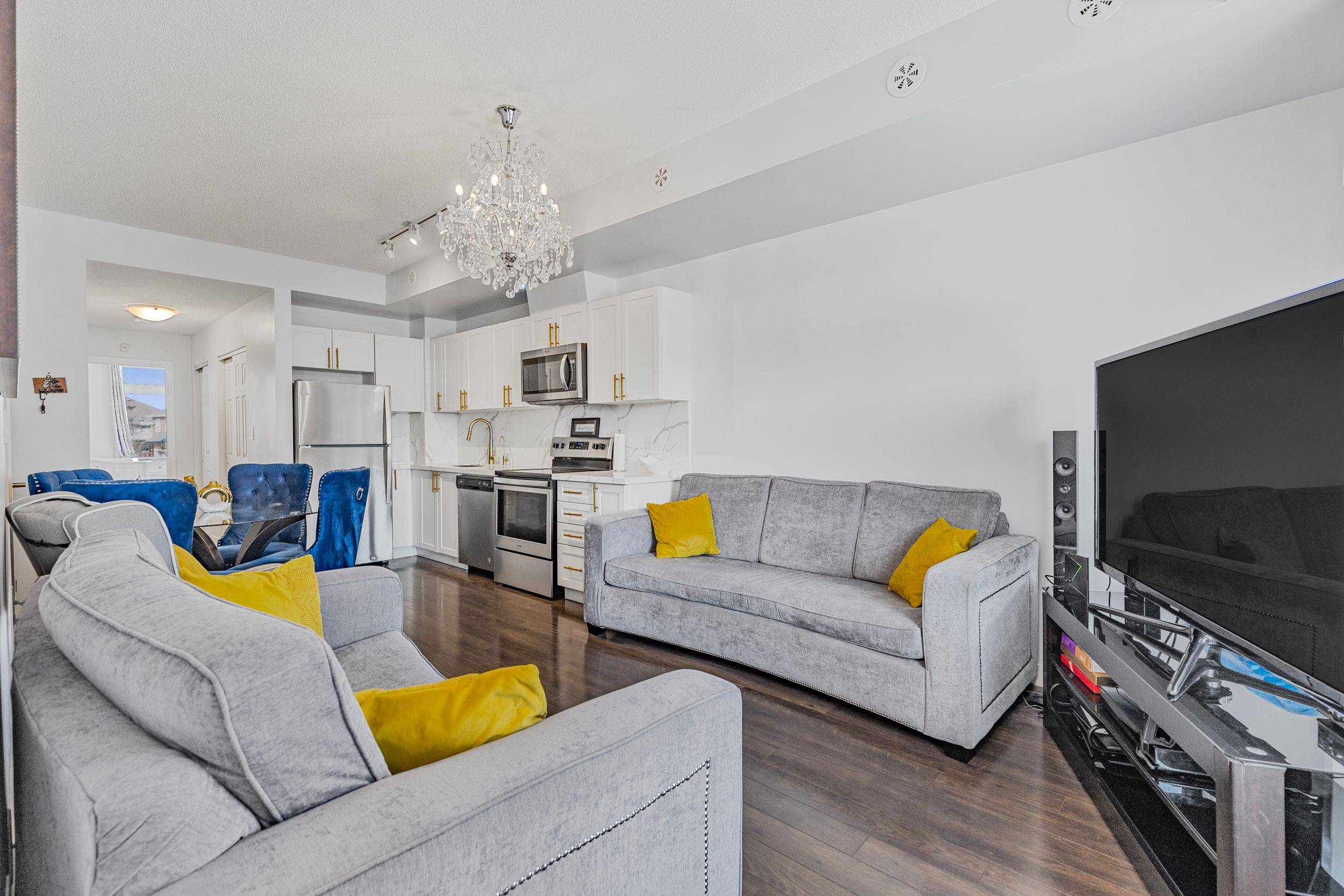Toronto W03, ON M6M 0B4,630 Rogers RD #21