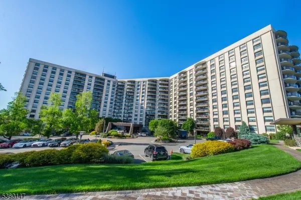 2 Claridge Dr #3NW, Verona Twp., NJ 07044