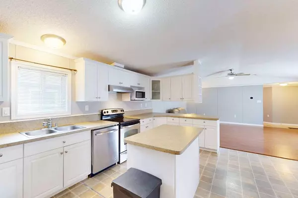 Fort Mcmurray, AB T9H 3Z3,373 Greenwich LN