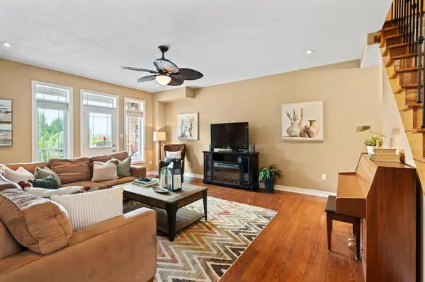 East Gwillimbury, ON L0G 1M0,27 Arthur Case CRES