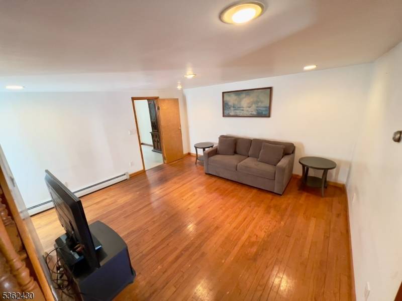 Newark City, NJ 07105,62 Nichols St