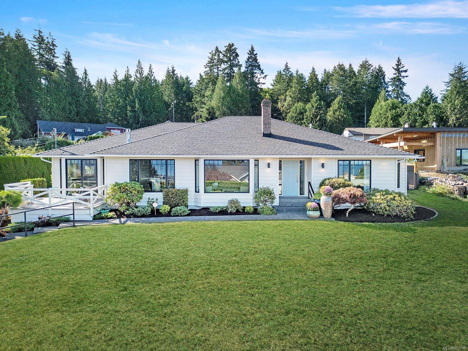 Qualicum Beach, BC V9K 1J9,274 Crescent Rd W
