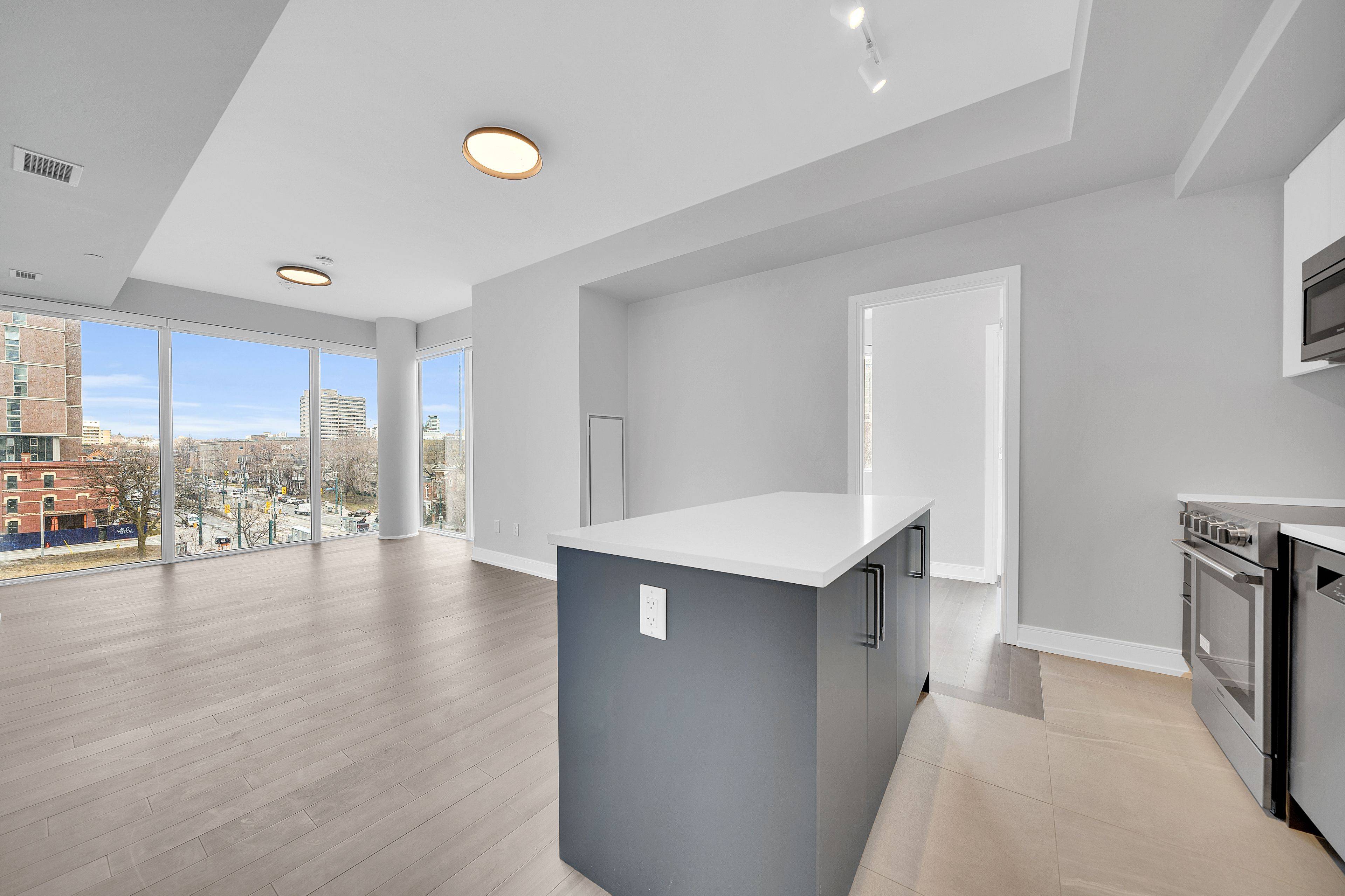 Toronto C01, ON M5S 2H7,664 Spadina AVE #507