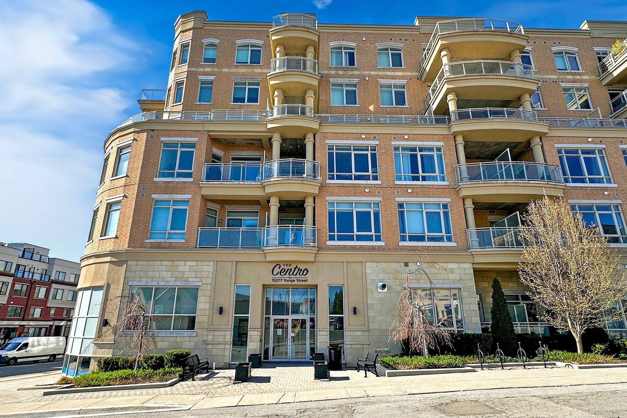 Aurora, ON L4G 1Y3,15277 Yonge ST #702B