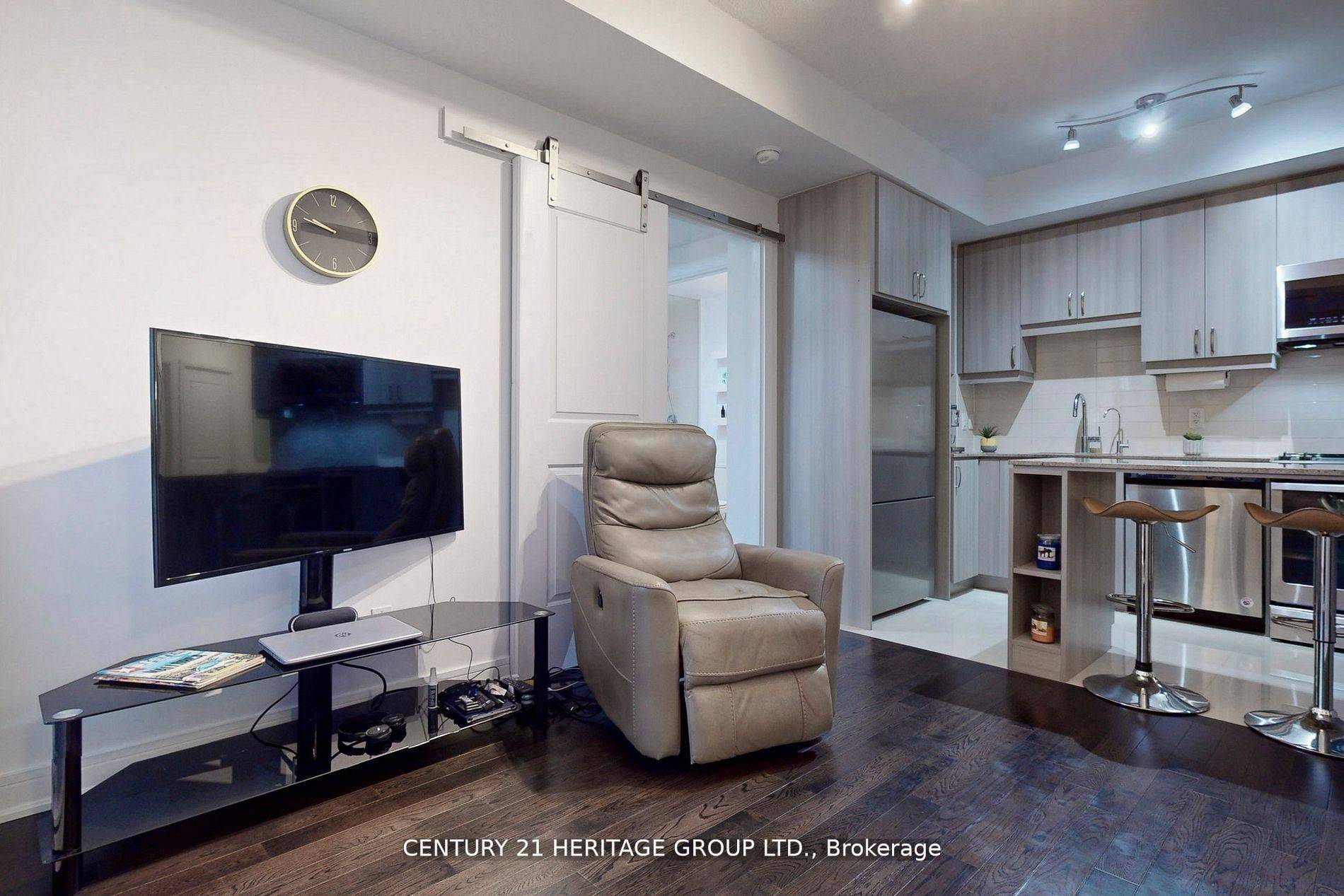 Richmond Hill, ON L4C 6Z2,9201 Yonge ST #319