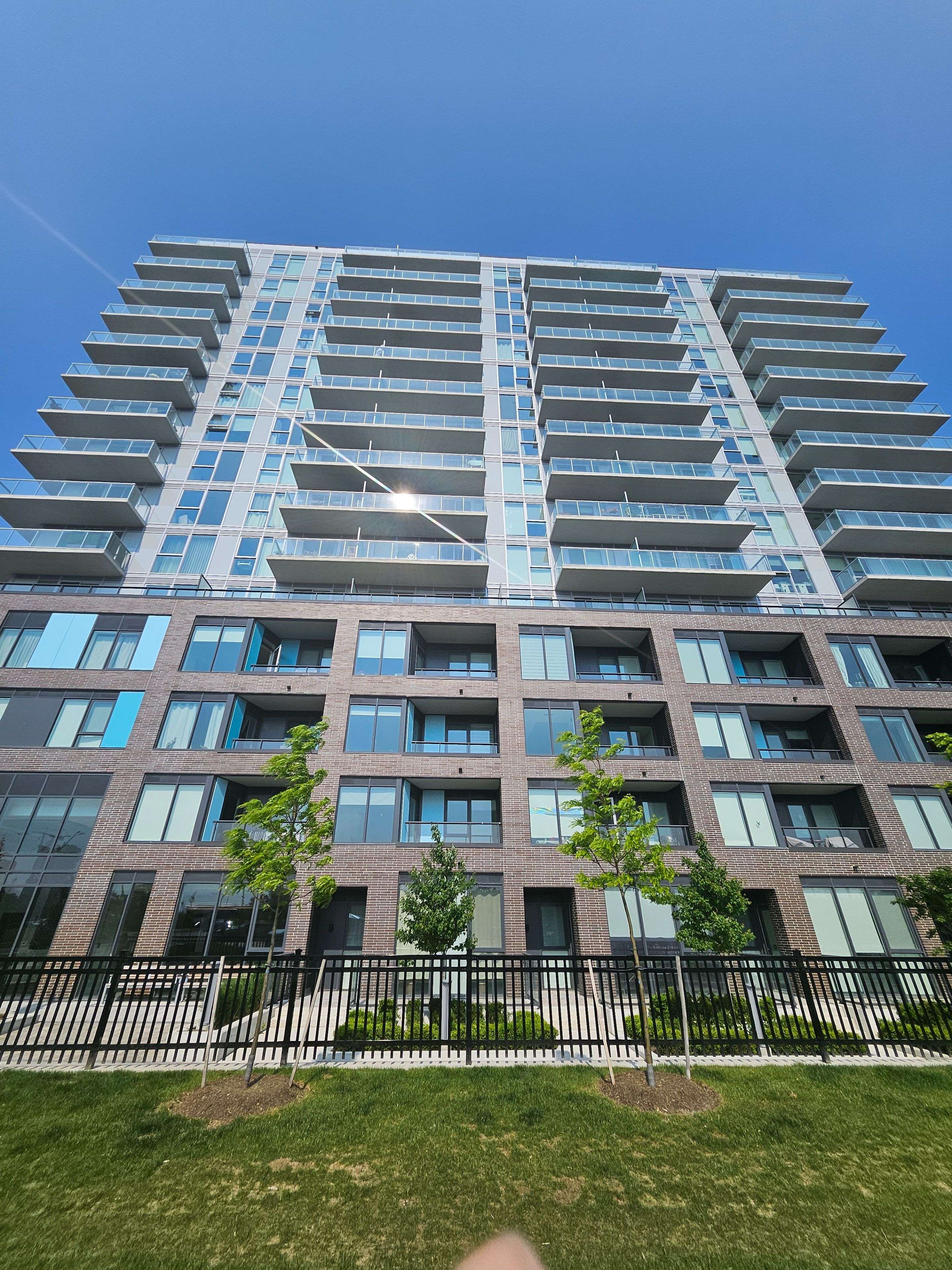 Newmarket, ON L3Y 0G7,185 DEERFIELD RD #116