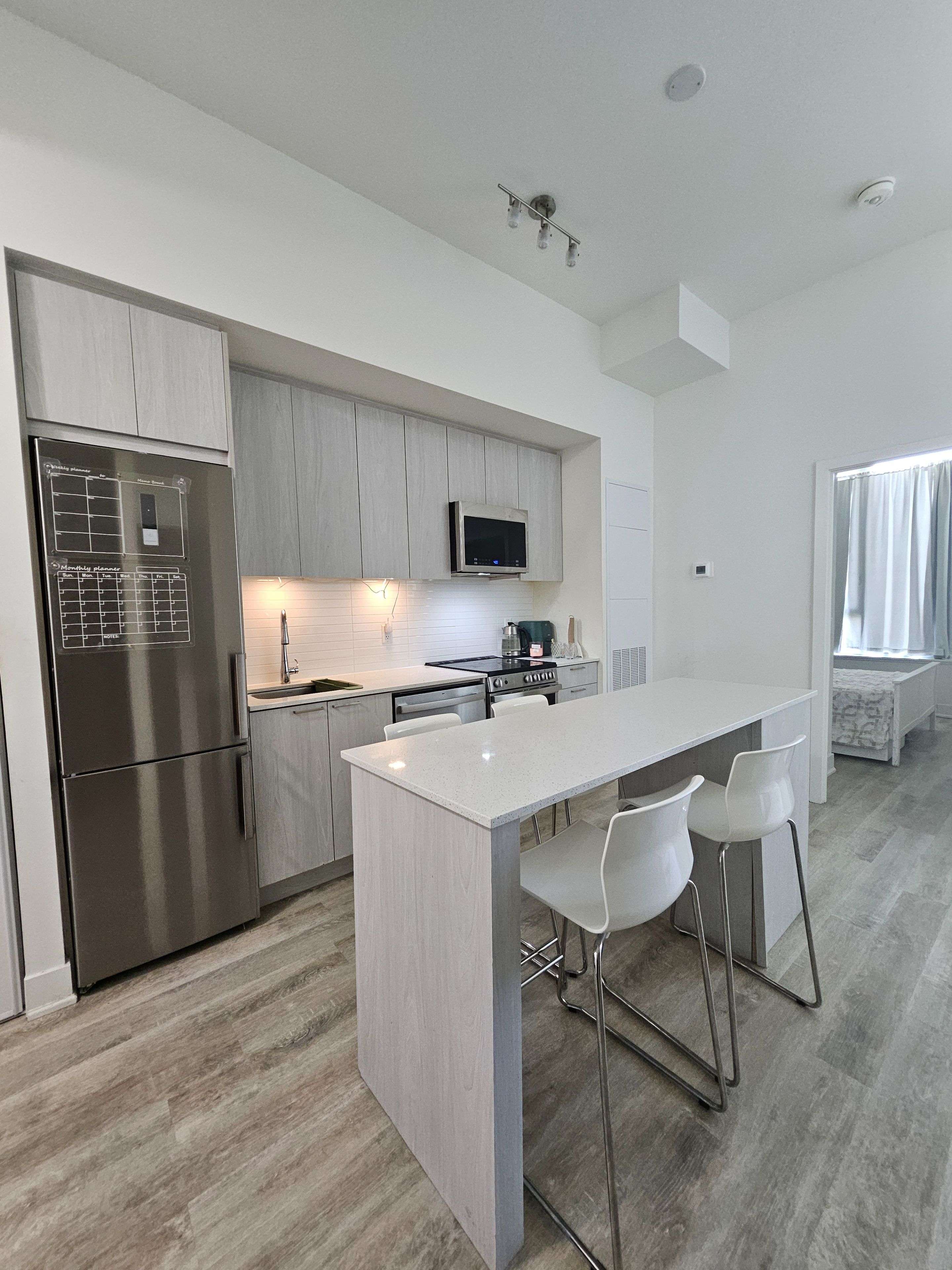 Newmarket, ON L3Y 0G7,185 DEERFIELD RD #116