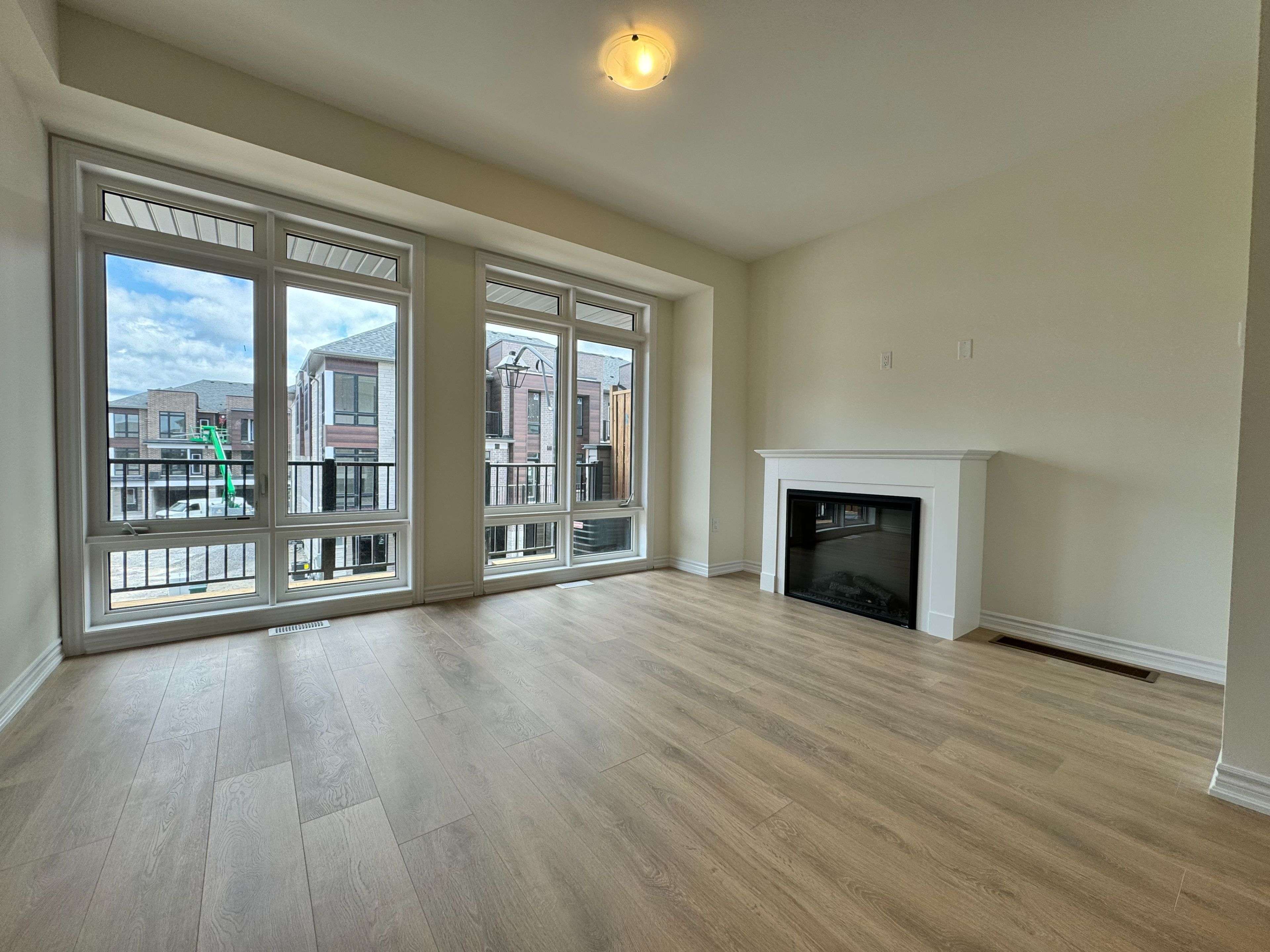20 Griffith ST, Aurora, ON L4G 4A7