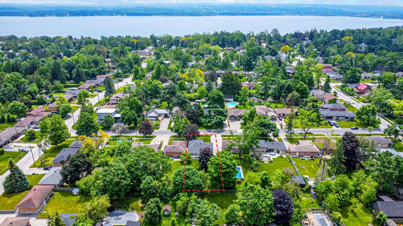 Barrie, ON L4M 2B3,110 Melrose AVE