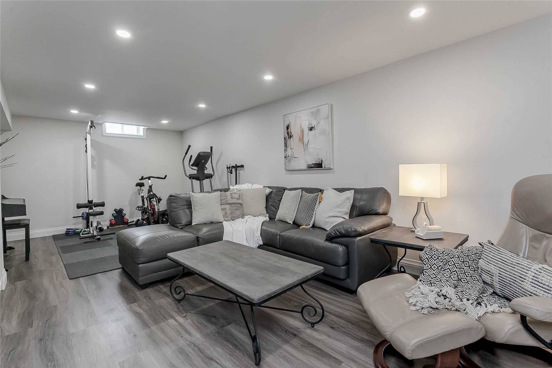 Burlington, ON L7P 3Z1,2406 Kirstie CT E