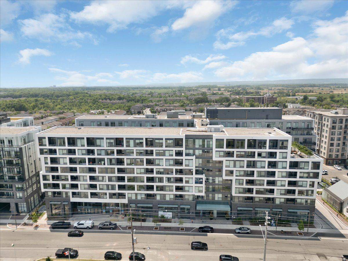 Oakville, ON L6M 5P6,2450 OLD BRONTE RD #706