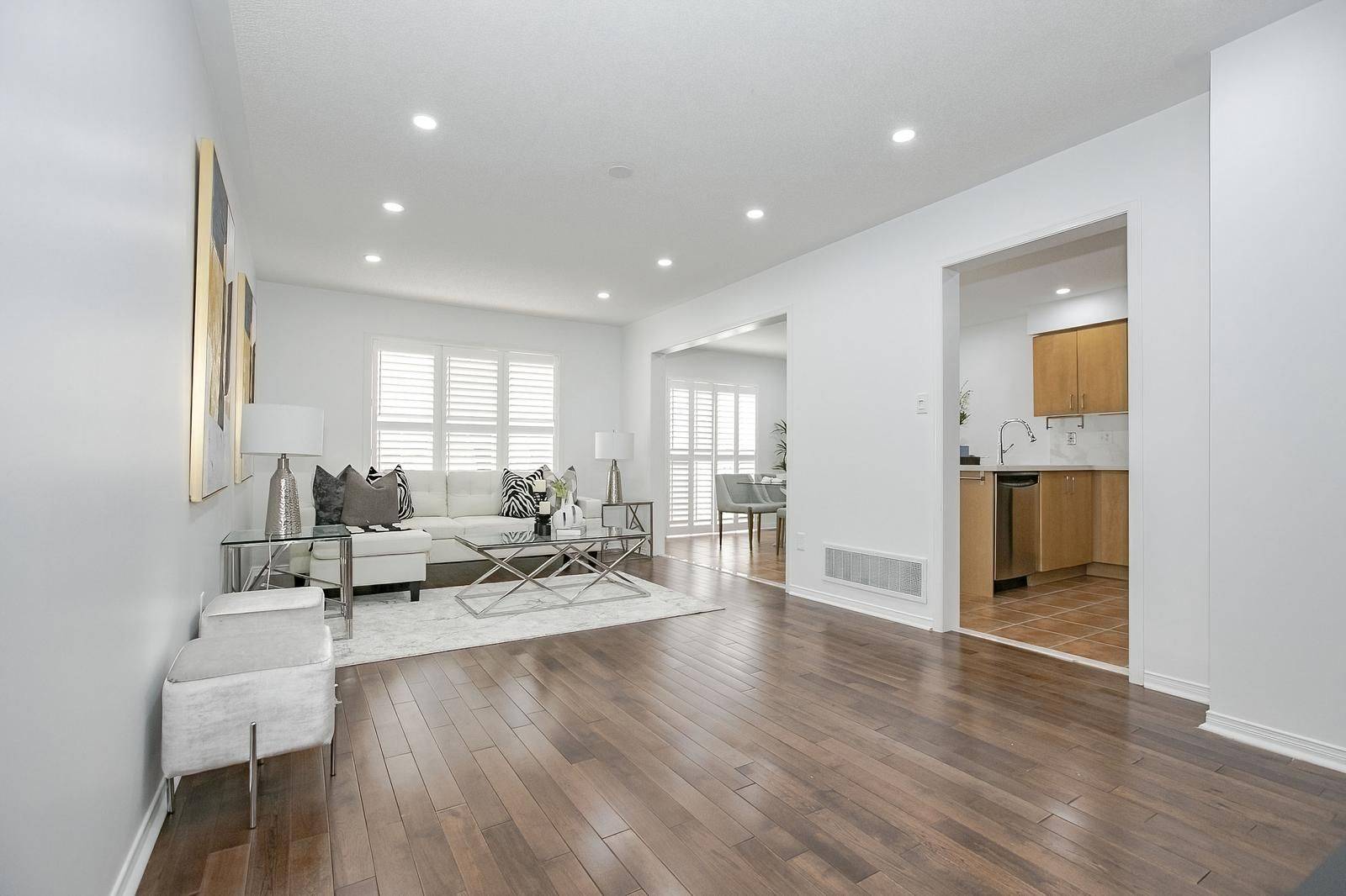 Brampton, ON L6Y 3N3,182 Bufford DR