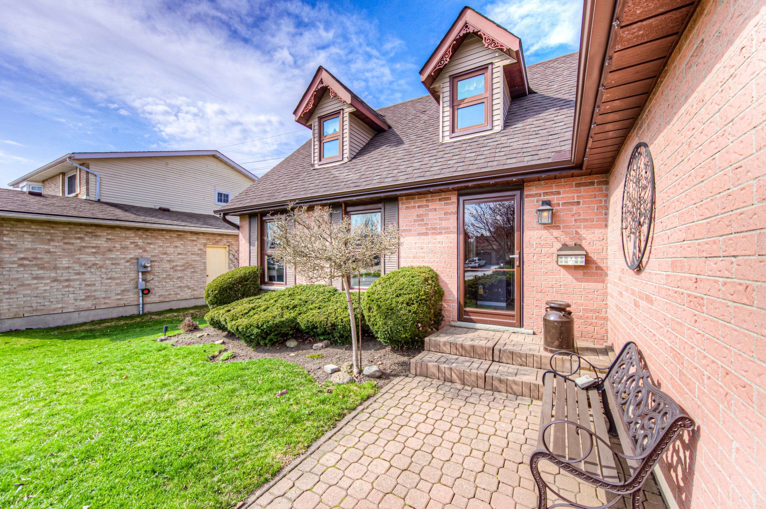 Kitchener, ON N2N 2X6,76 Newbury DR