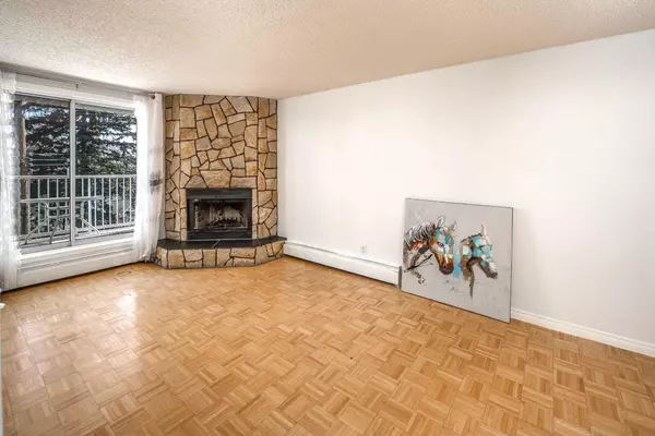 Calgary, AB T2T 0E9,1919 17 AVE Southwest #304