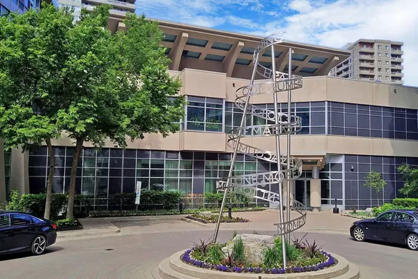 Mississauga, ON L5B 4M1,1 Elm DR #807