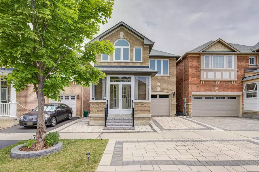 11 Crawford ST, Markham, ON L6C 2L4