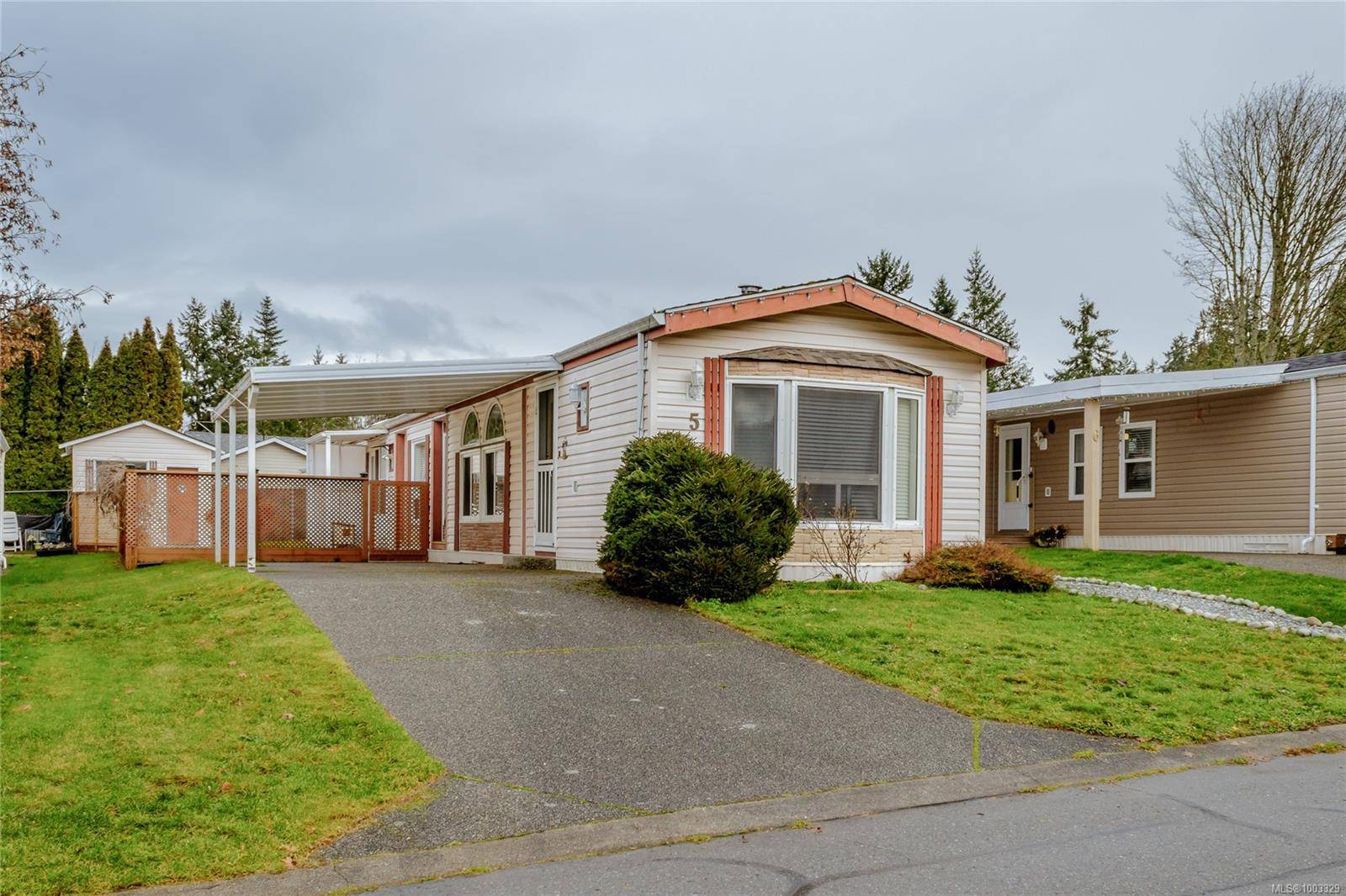 658 Alderwood Dr #5, Ladysmith, BC V9G 1R6