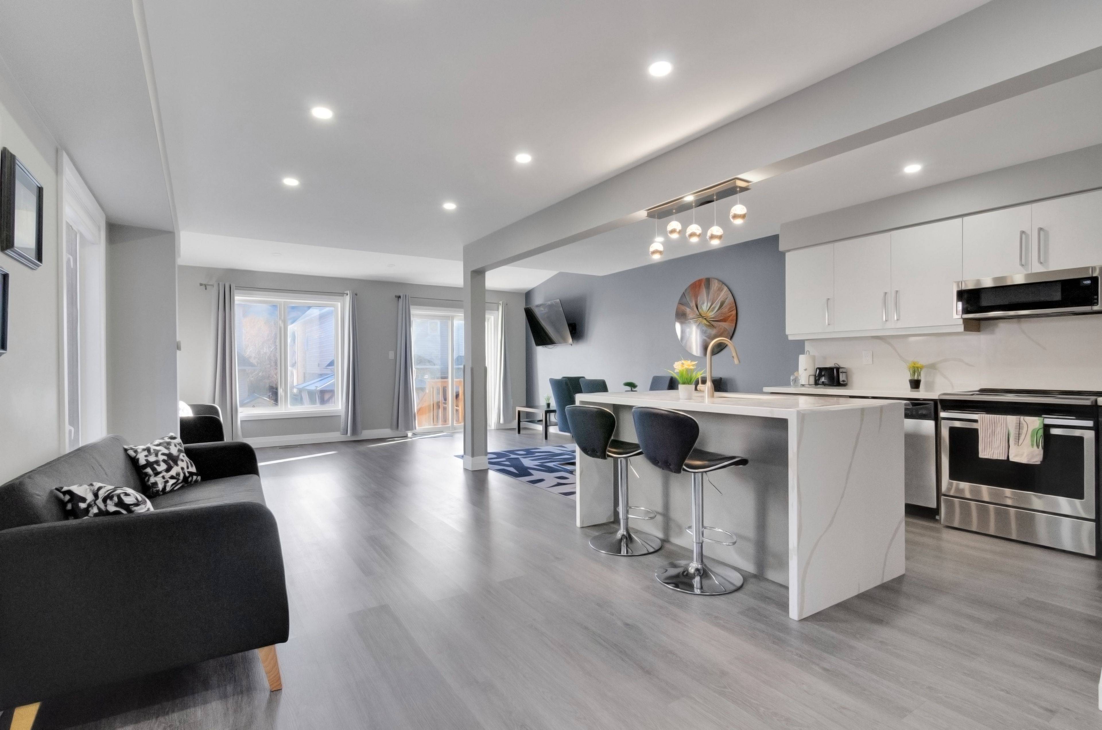 Whitby, ON L1R 3P1,19 Odessa CRES