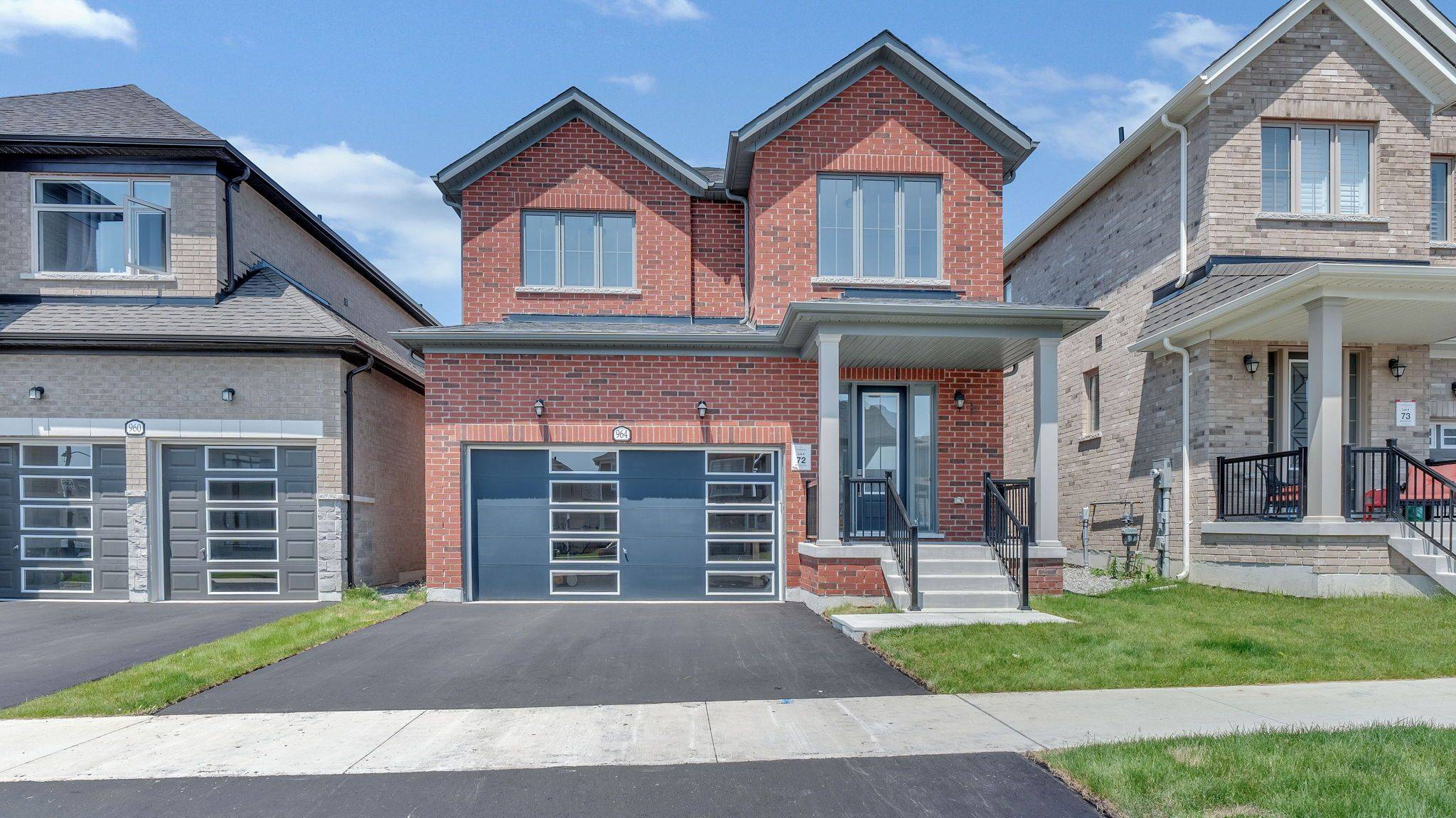 964 Lockie DR, Oshawa, ON L1L 0S2