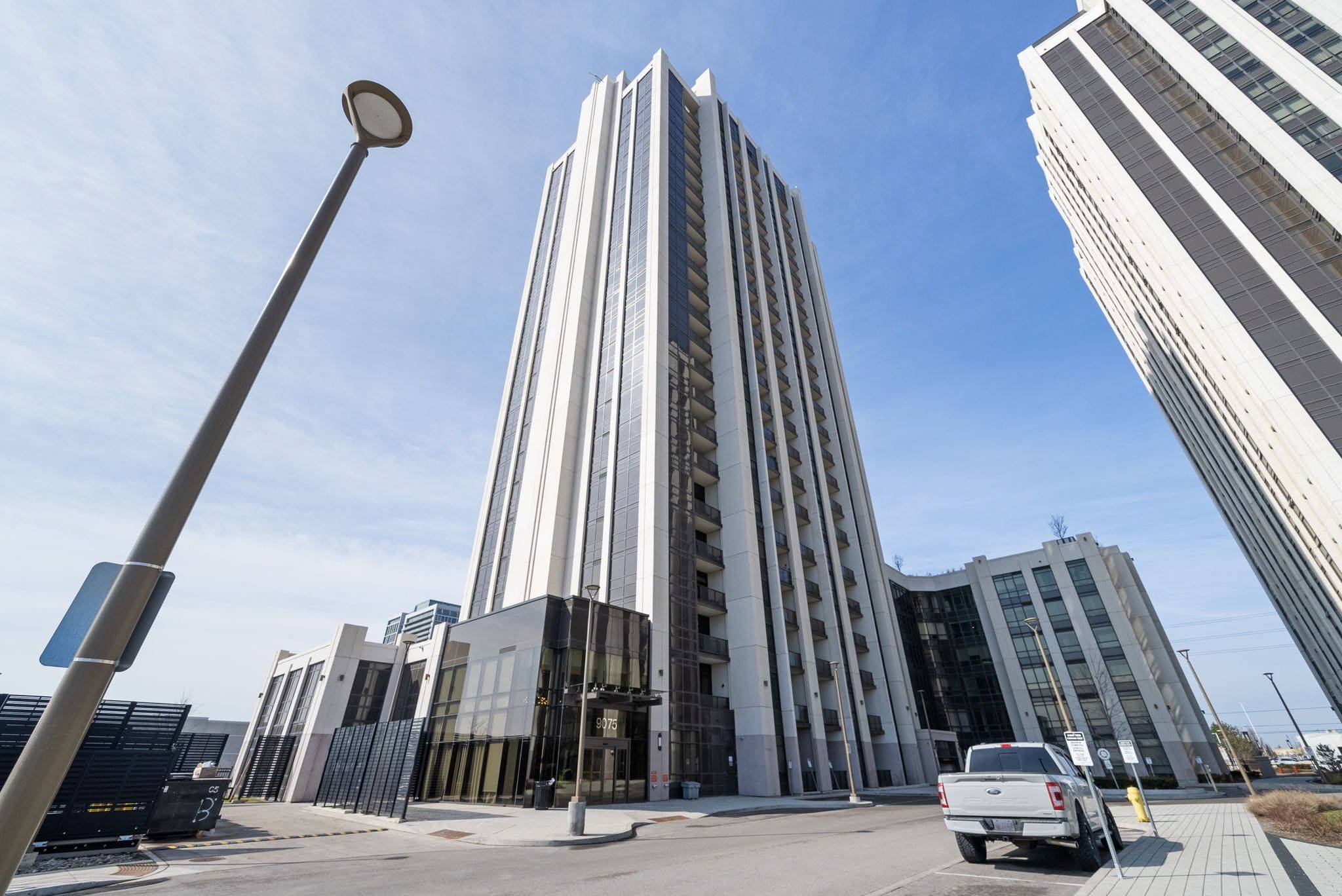 9075 Jane ST #1804, Vaughan, ON L4K 0L7