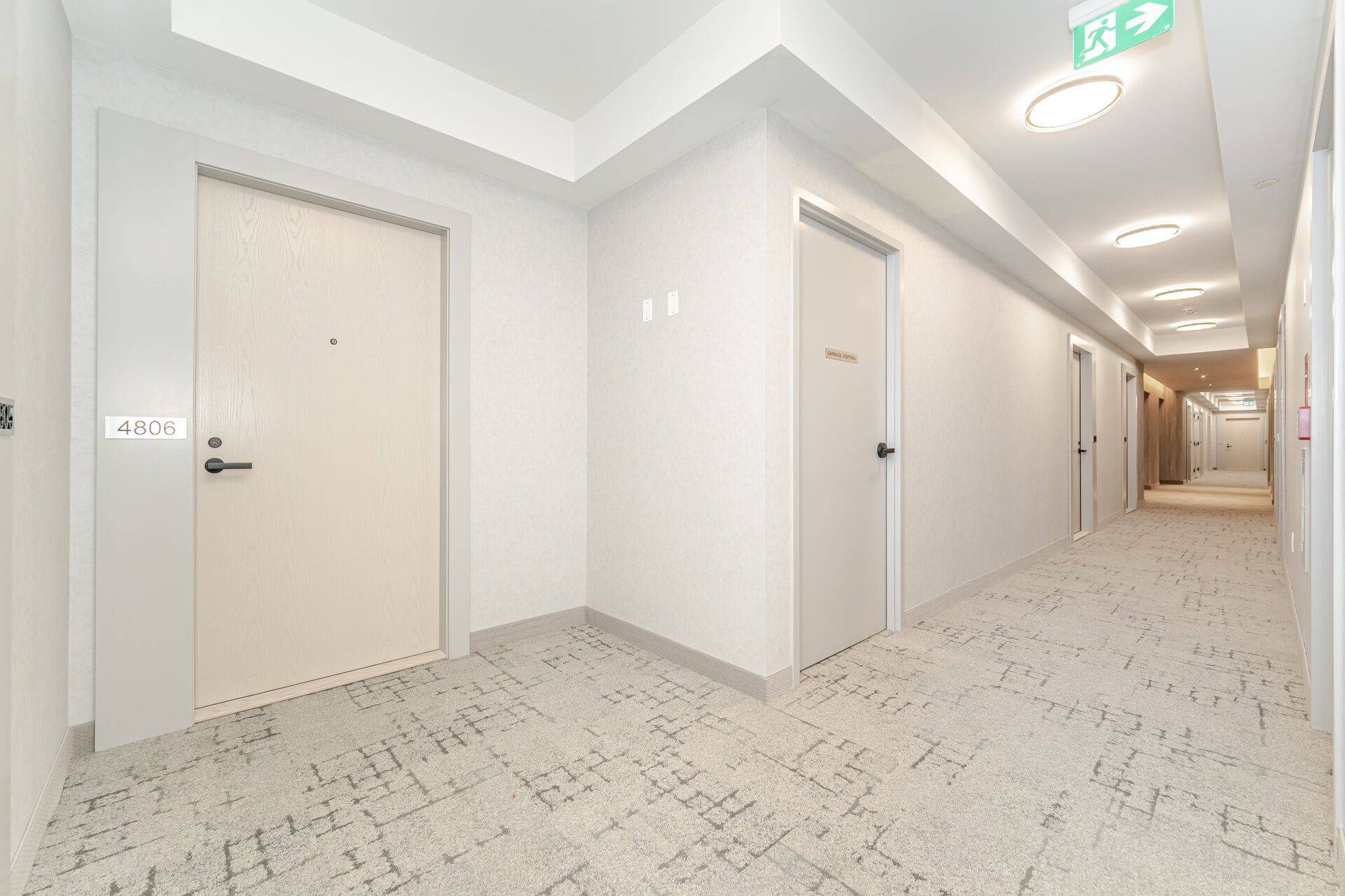 Vaughan, ON L4K 0P9,195 Commerce ST #4806