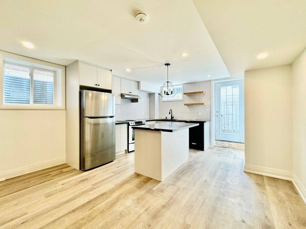 Springwater, ON L9X 2C5,41 Calypso AVE #Basement