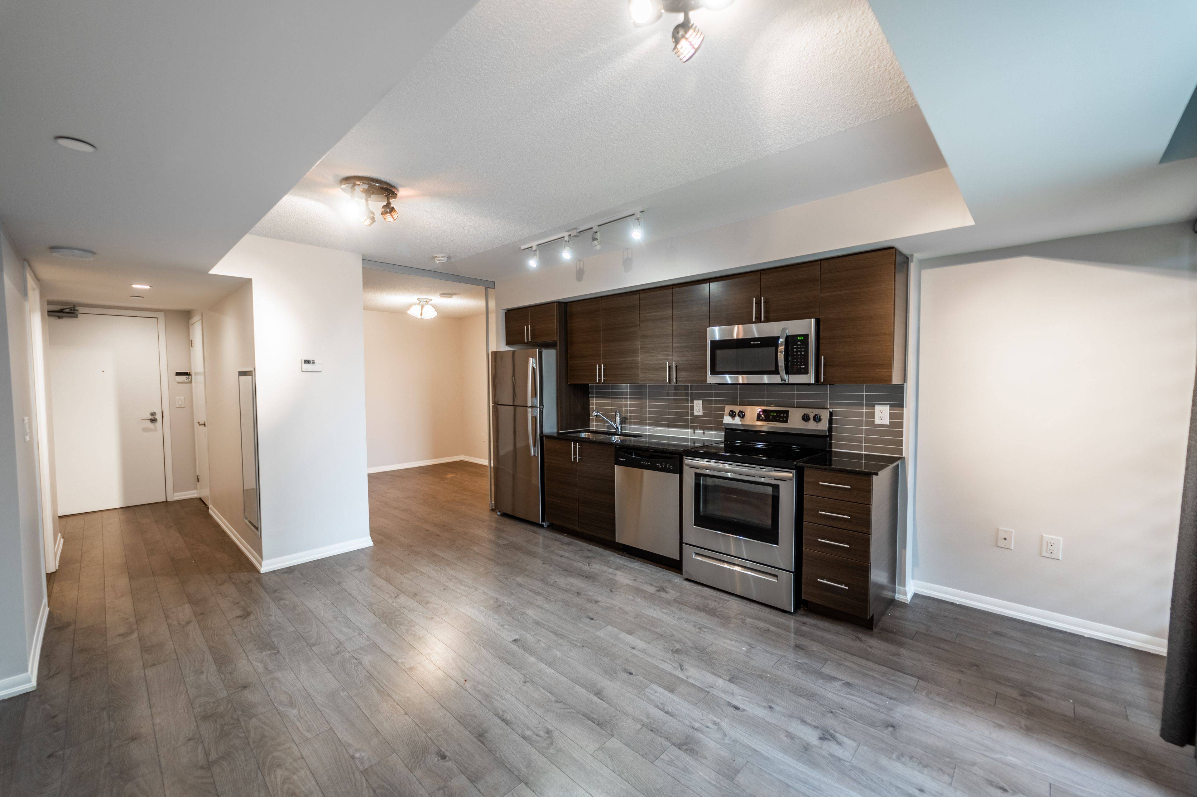 Toronto W04, ON M6A 0C4,3091 Dufferin ST #215