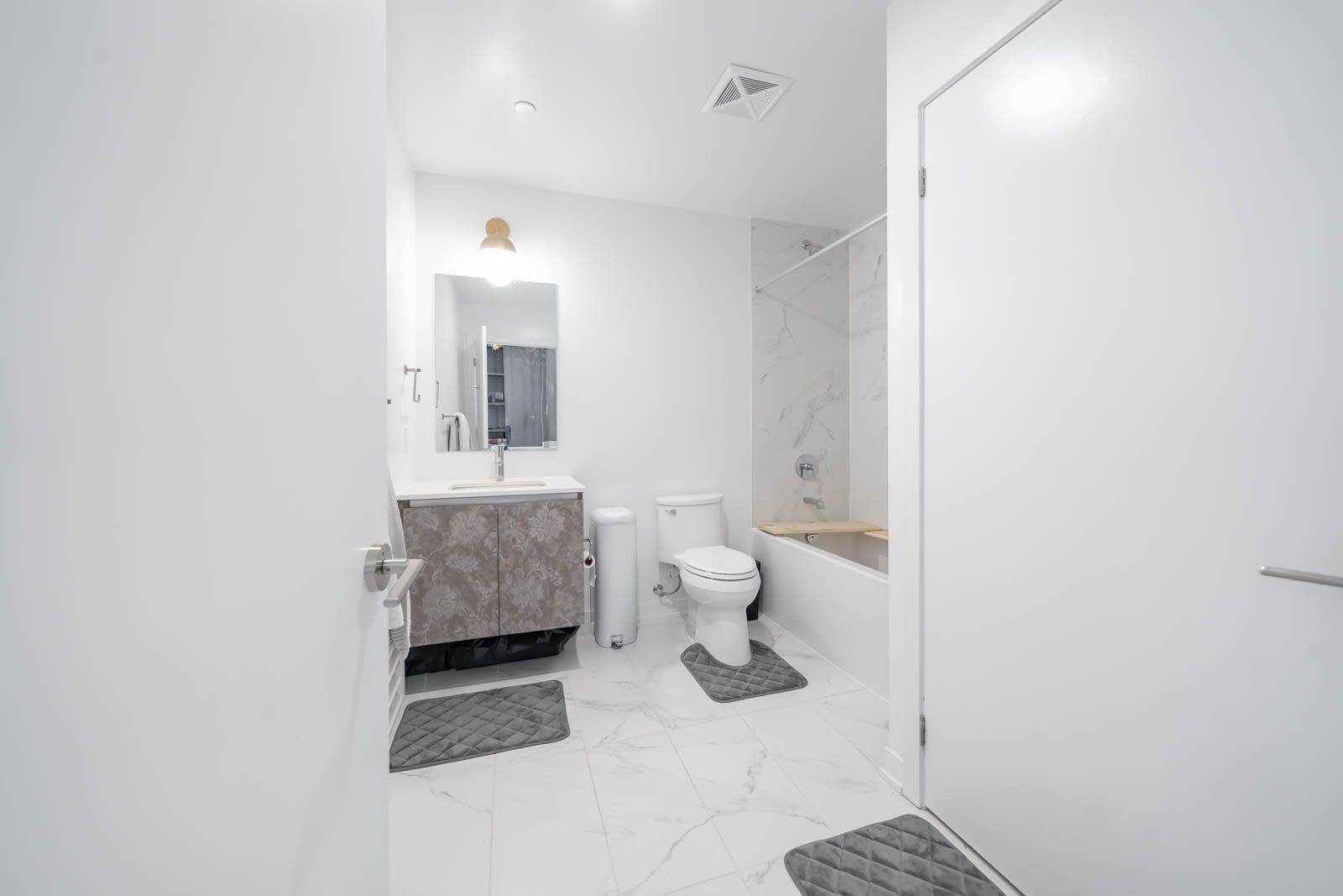 Oakville, ON L6M 5R8,395 Dundas ST W #503