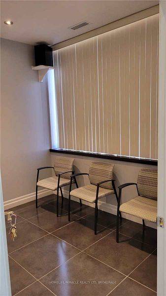 Oakville, ON L6L 6M8,2400 Wyecroft RD #13