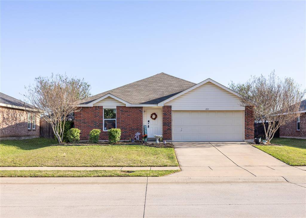 323 Deer Run Drive, Sanger, TX 76266