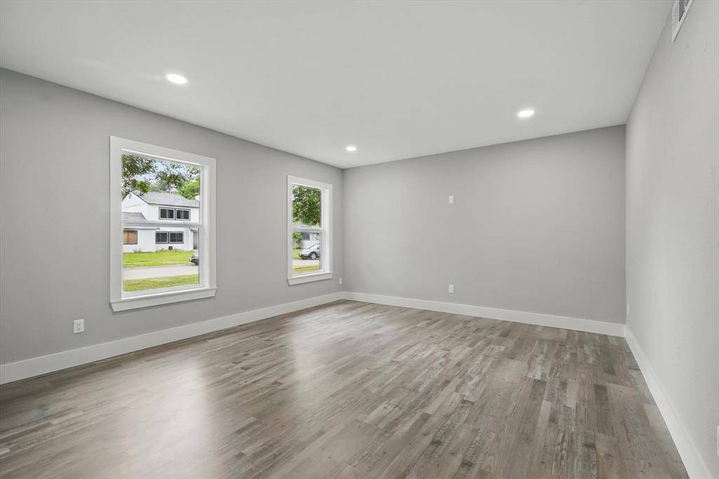 Dallas, TX 75249,7431 Elderberry Lane
