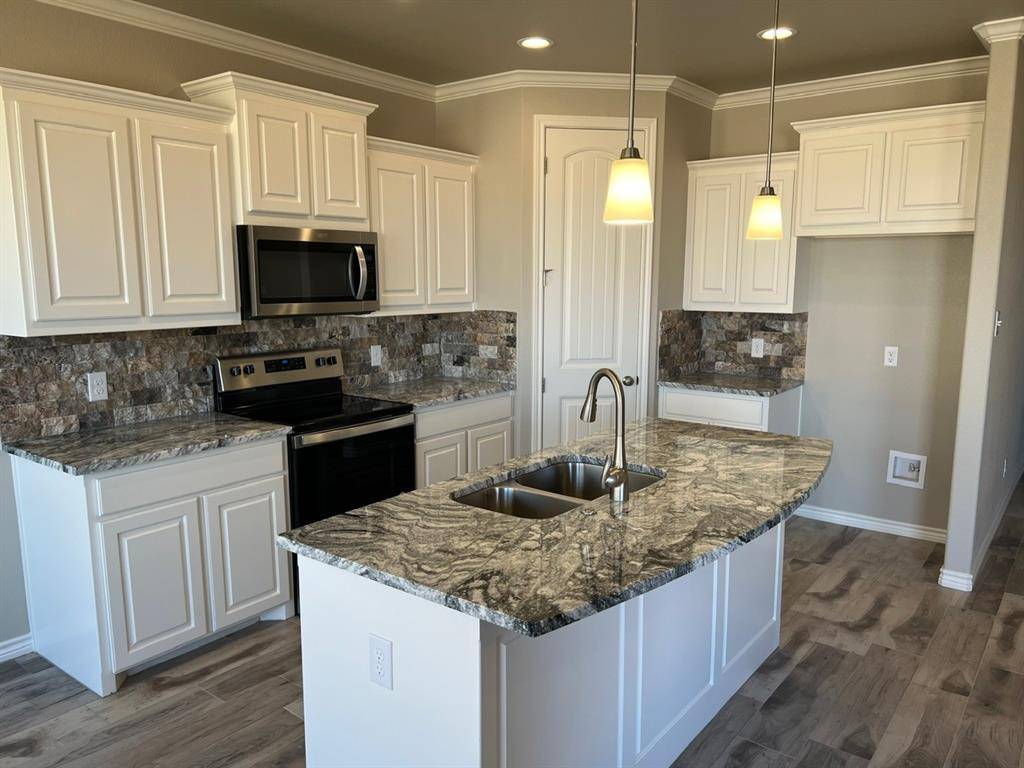 Tolar, TX 76476,554 Calla Lily Drive