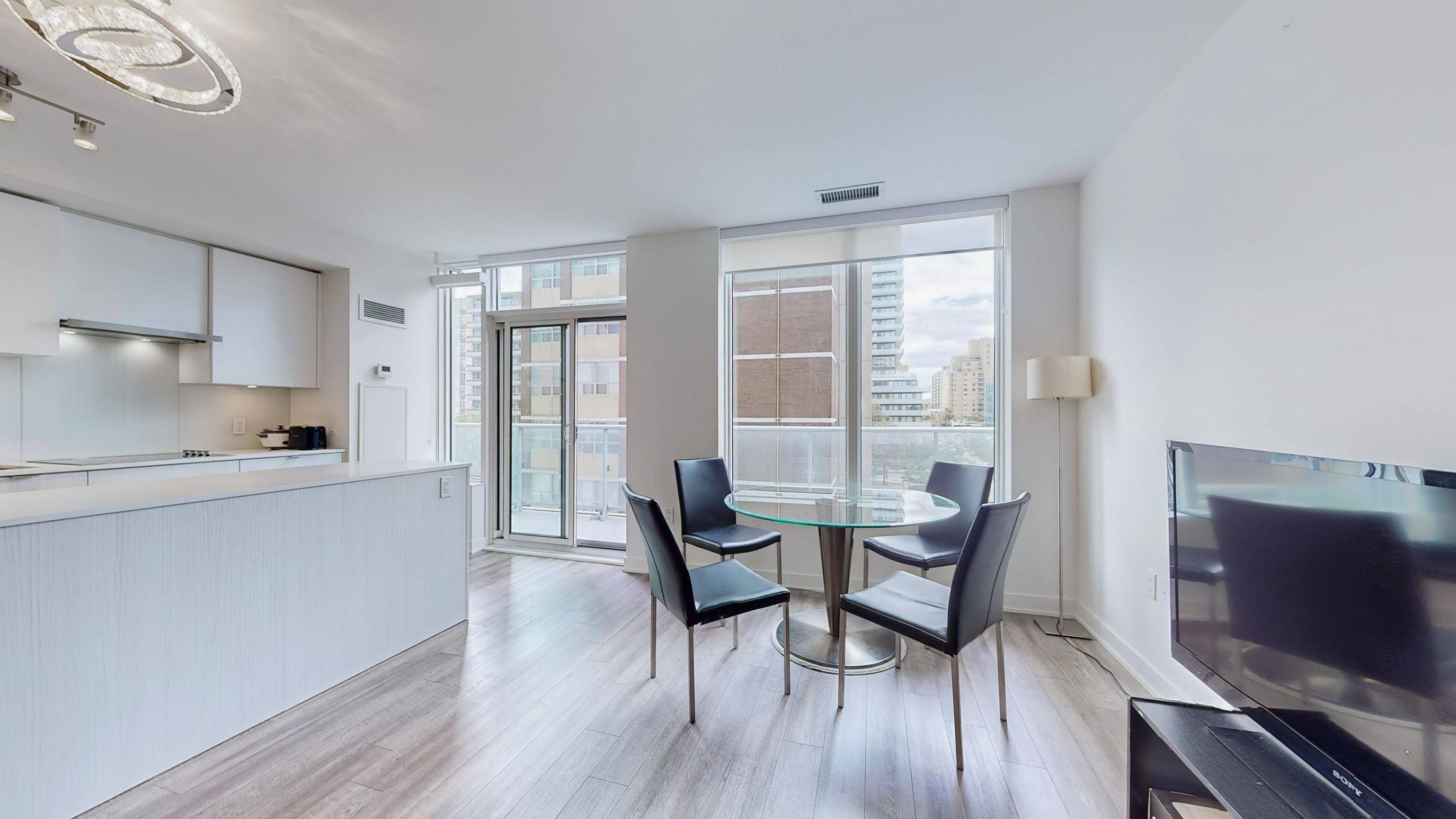 Toronto C10, ON M4P 0E4,195 Redpath AVE #510