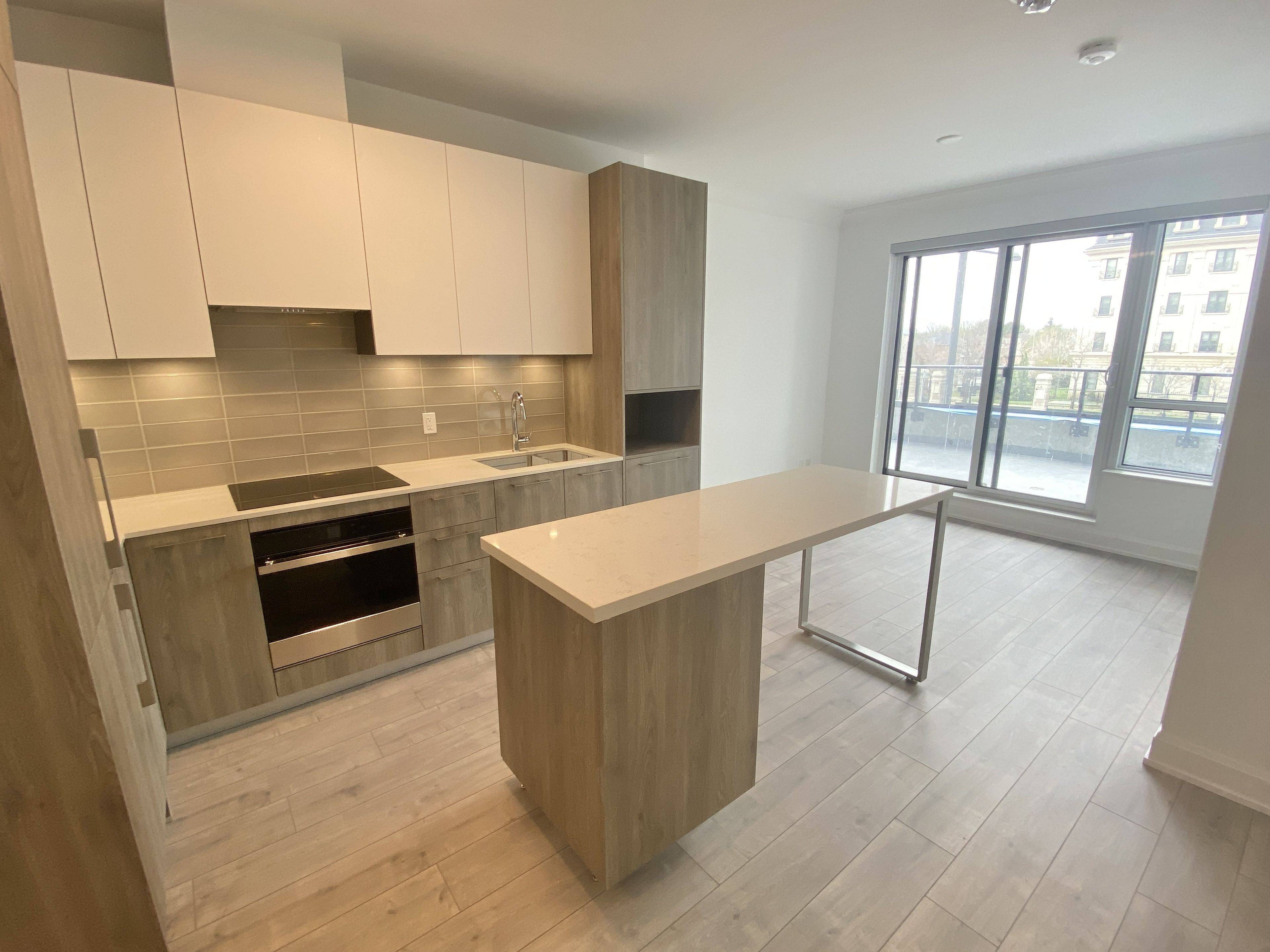 Markham, ON L3R 6M8,38 Water Walk DR #211