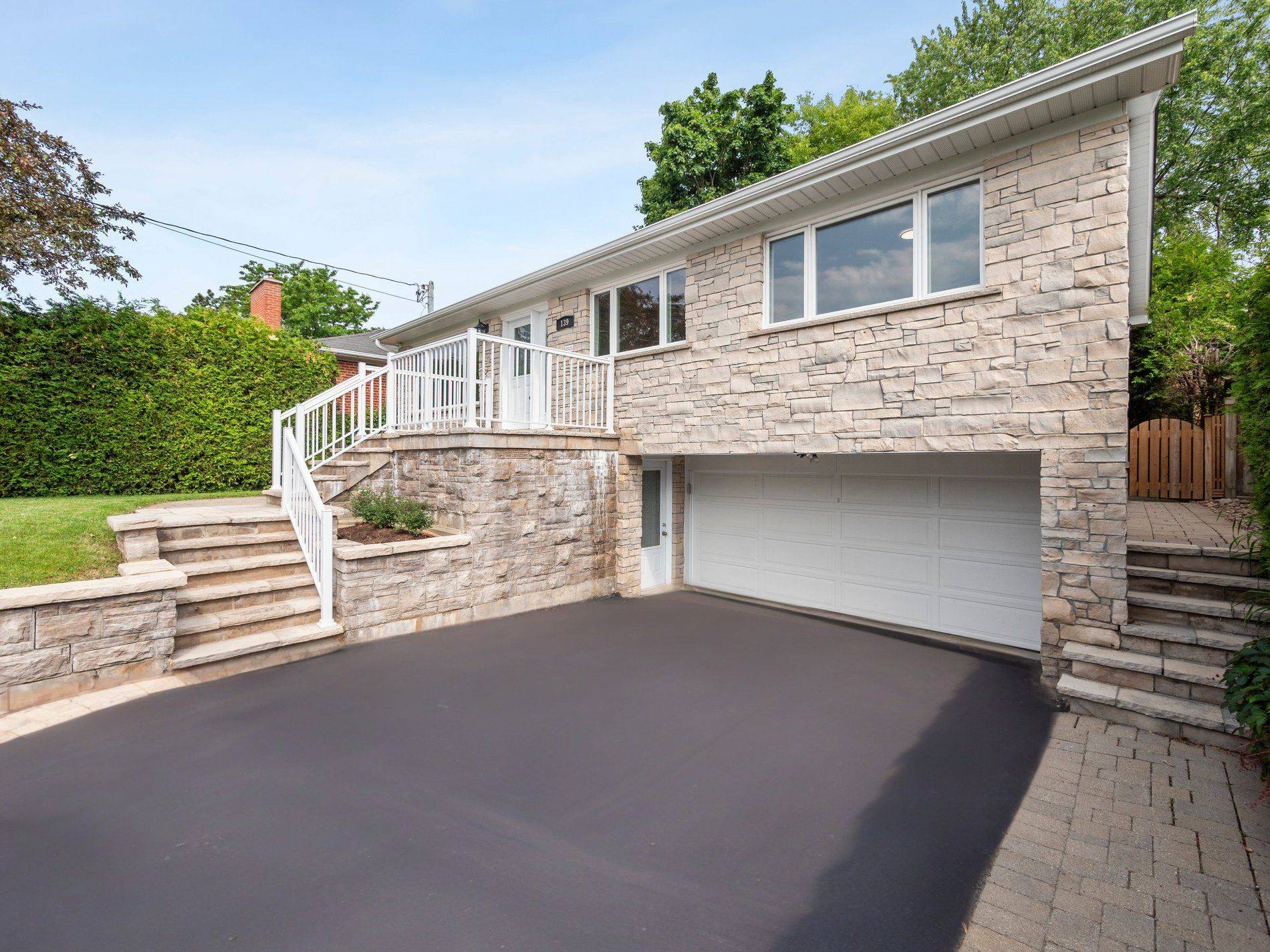 Richmond Hill, ON L4C 4H6,139 Driscoll RD