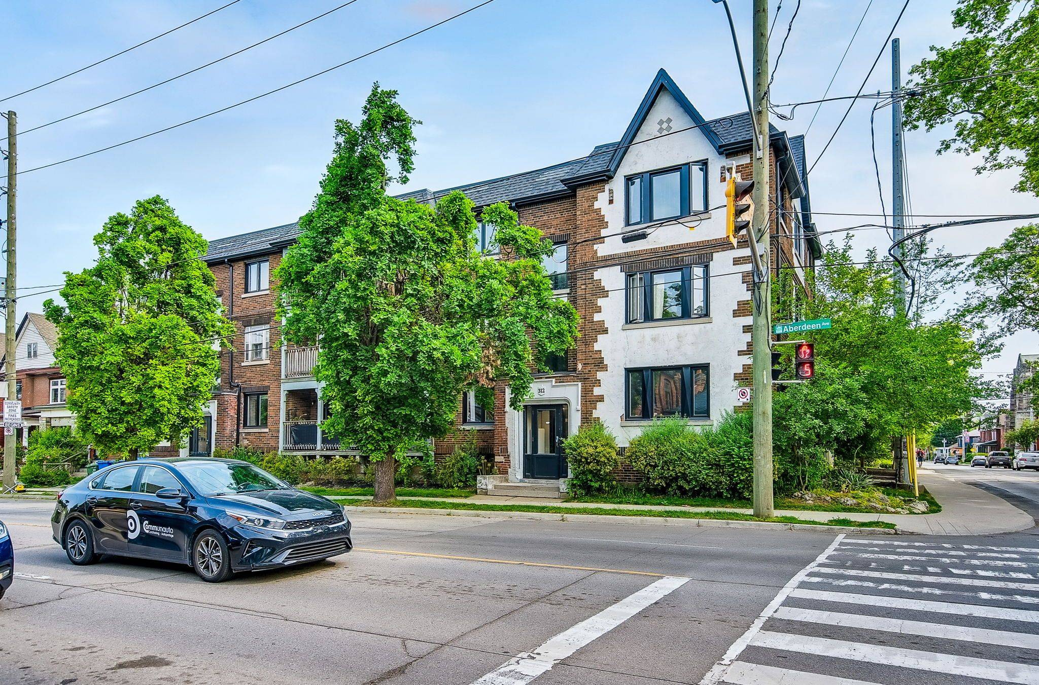 Hamilton, ON L8P 2R5,312 ABERDEEN AVE #6