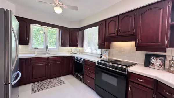 London South, ON N6K 4B6,212 Timber DR