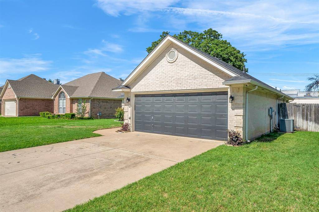 Arlington, TX 76013,318 Cecile Court