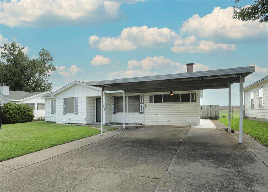 Ennis, TX 75119,121 Highland Drive