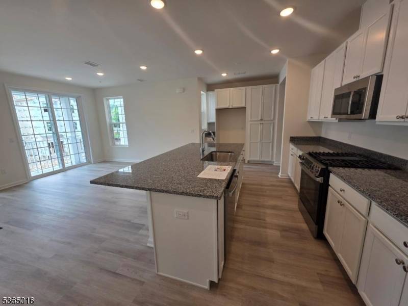 Warren Twp., NJ 07059,208 Lavender Way
