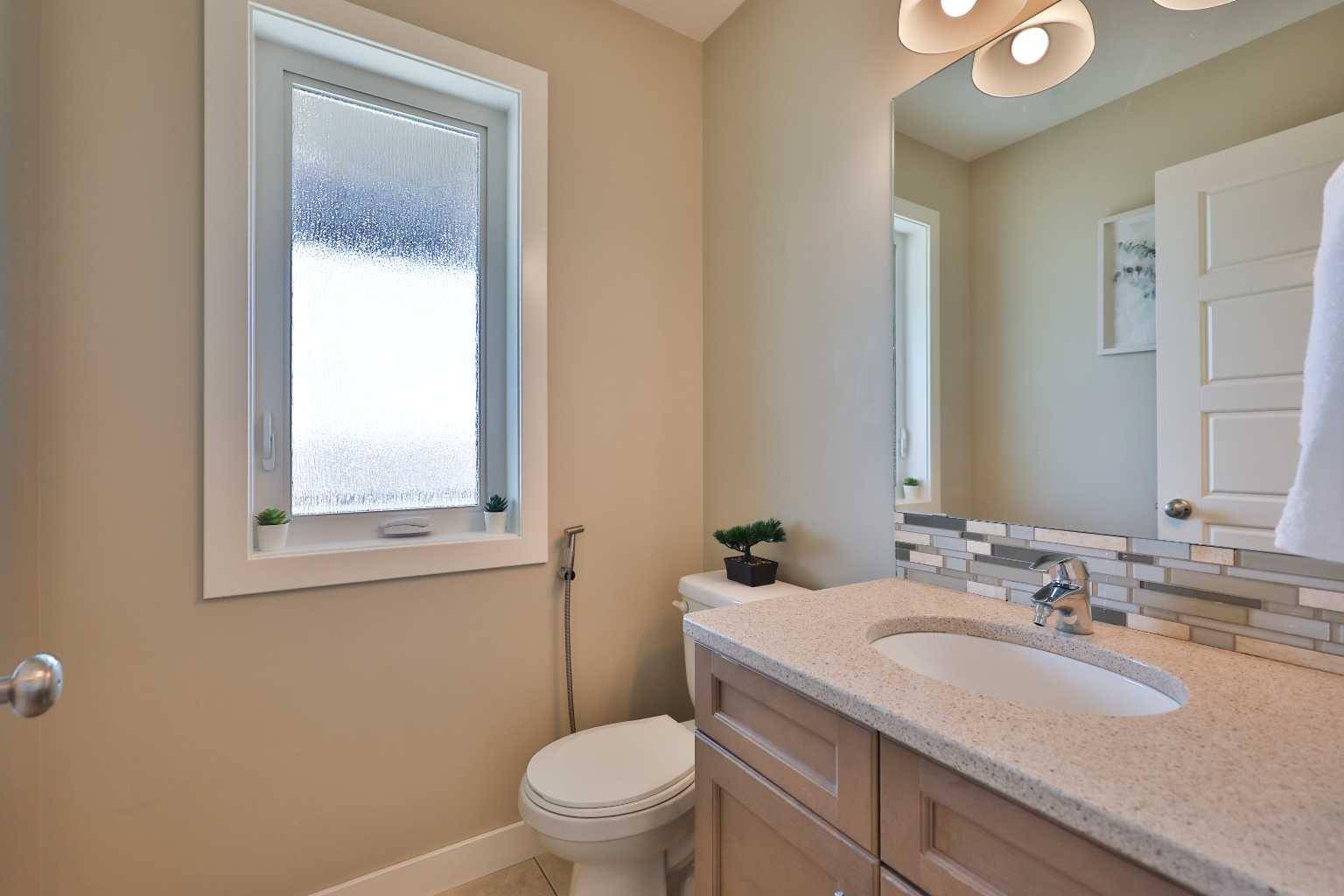 Lethbridge, AB T1J 5G7,541 Aquitania BLVD W
