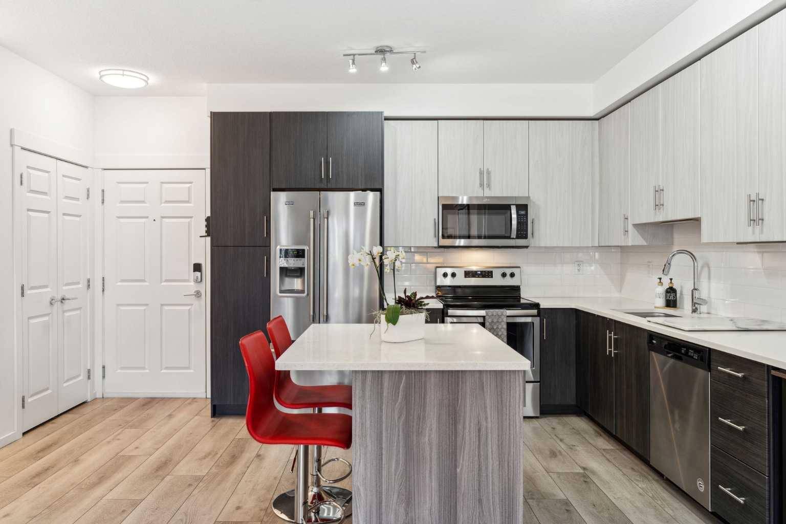 Calgary, AB T2X 4A4,151 Legacy Main ST Southwest #7204